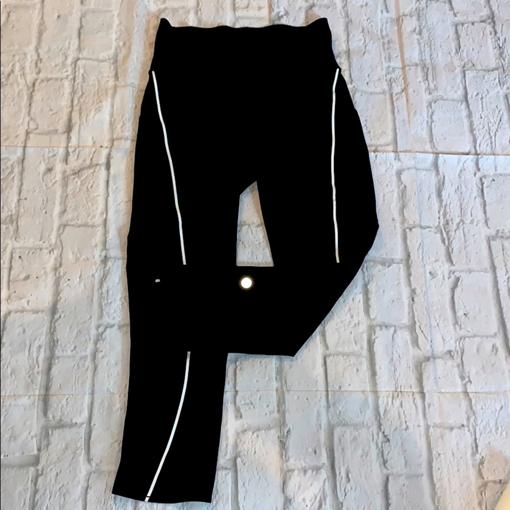 Lululemon black cropped leggings sz 4
